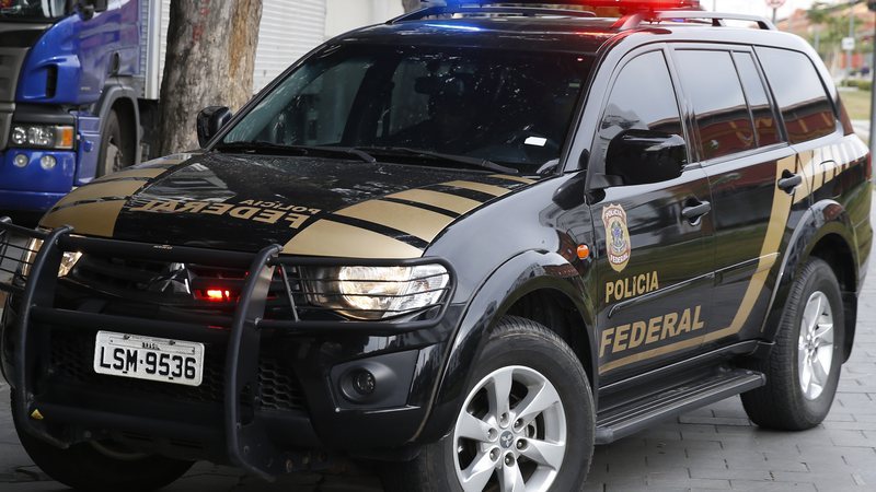 Polícia Federal prende grupo que cobrava taxa para matar ministros do STF