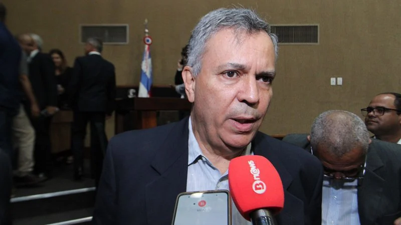 Deputado federal Félix Mendonça Jr. é alvo da Operação Overclean; prefeitos baianos aliados são afastados