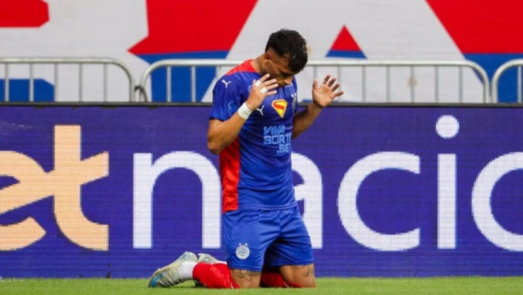 Com gols de Lucho e Wilian José, Bahia vence Retrô em jogo de ida, na Fonte Nova