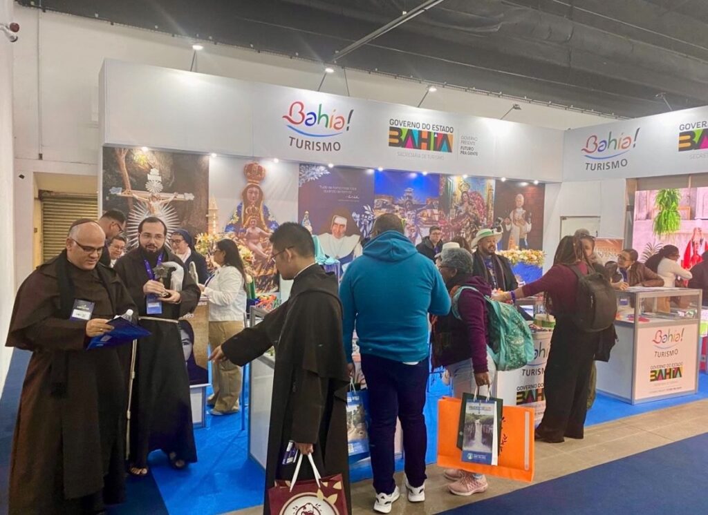 Em São Paulo, turismo religioso baiano é promovido na maior feira católica do mundo