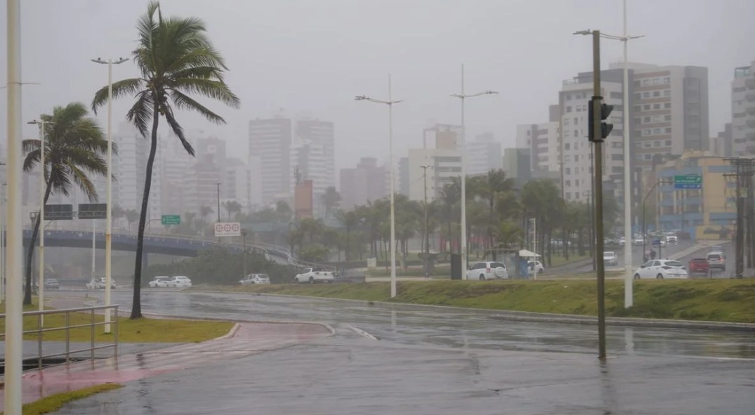 Chuvas intensas devem continuar em Salvador e mais 91 cidades da Bahia