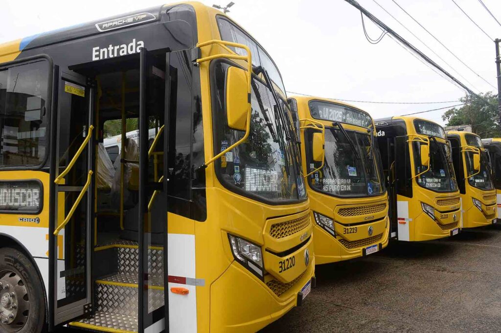 Salvador recebe novos ônibus com ar-condicionado da Prefeitura