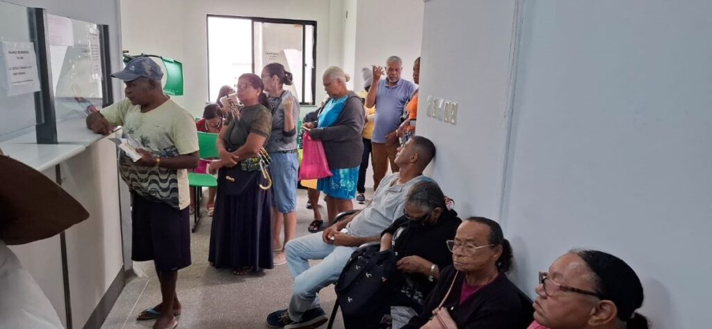 Feira de Santana: ônibus quebrado gera revolta em pacientes do TFD; secretaria de Saúde se manifesta