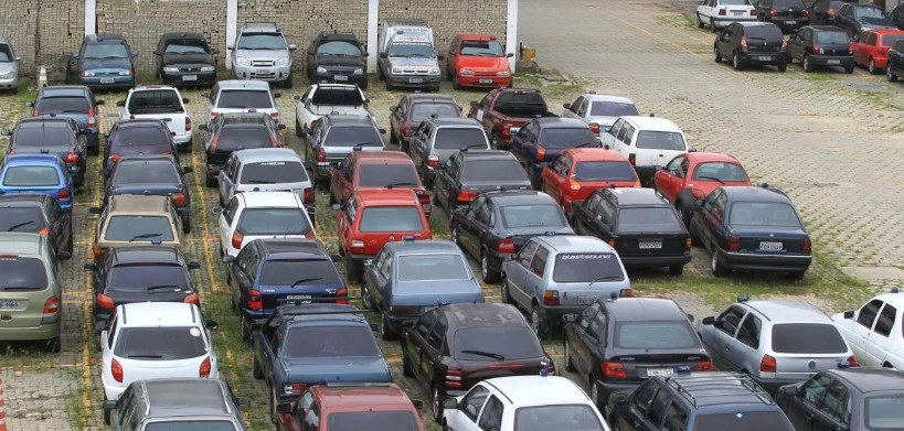 Transalvador promove leilão com mais de 50 lotes de veículos conservados e sucatas