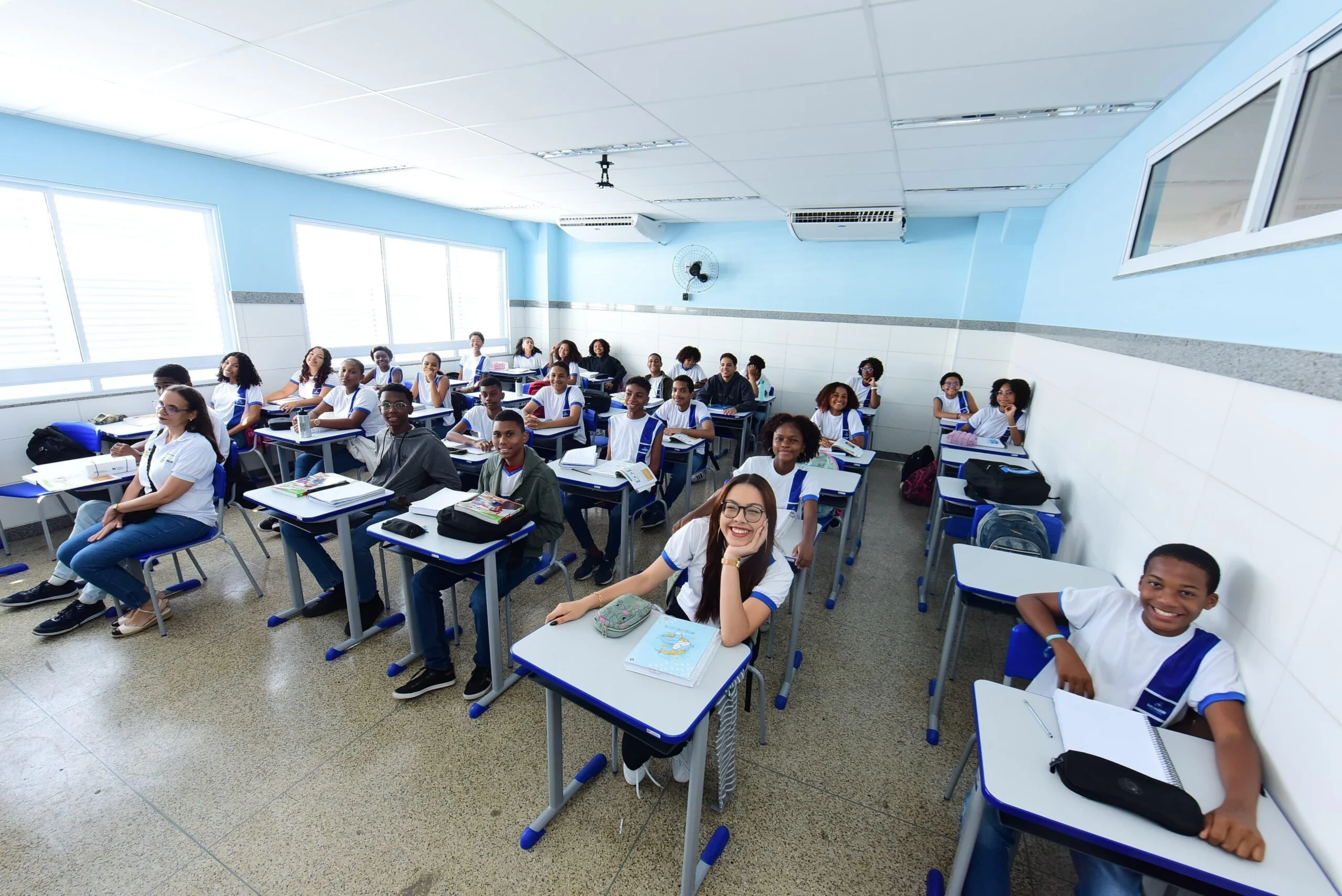 Câmara aprova projeto para ampliar ensino bilíngue nas escolas municipais de Salvador