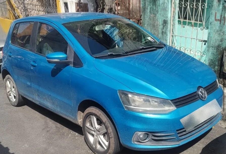 Polícia recupera carro roubado em bairro de Salvador