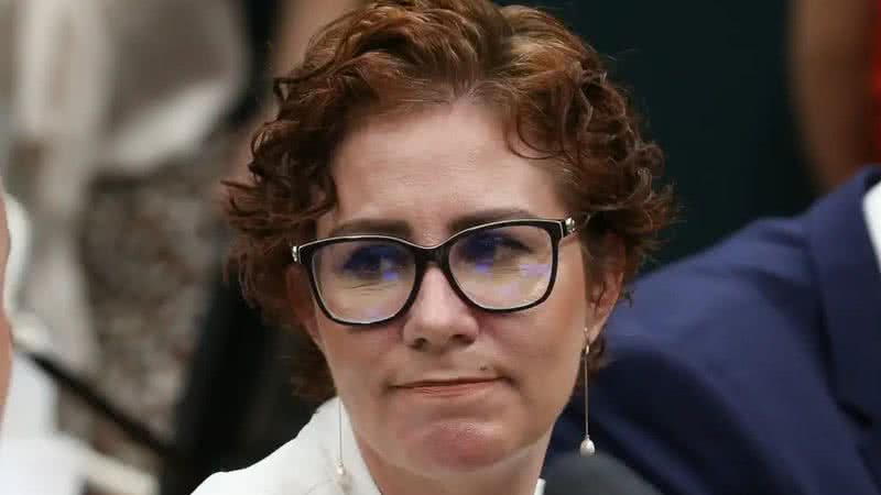 Presa na Itália, Carla Zambelli diz que não pretende voltar ao Brasil: “Vou cumprir pena aqui”