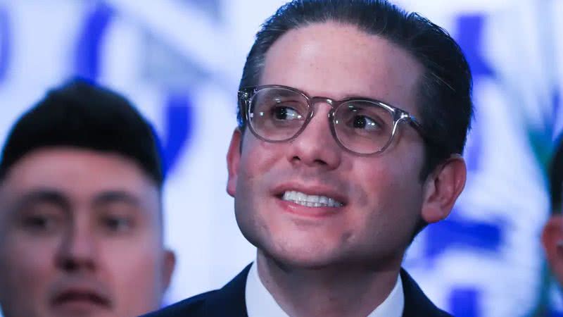 Presidente da Câmara demite secretárias por acúmulo de empregos