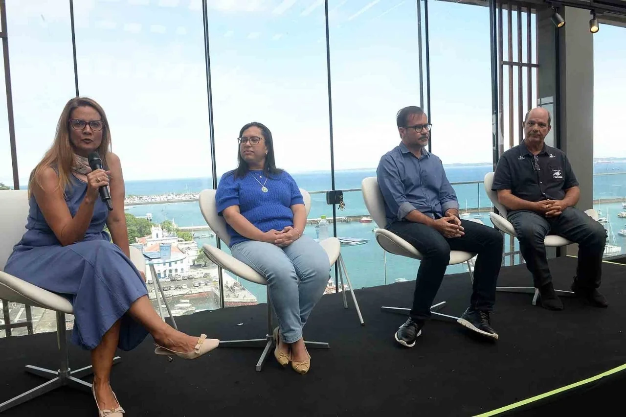 Prefeitura e Instituto Baleia Jubarte abrem temporada de observação de baleias em Salvador