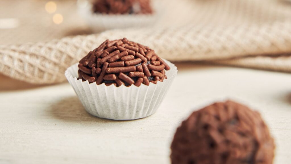 Funcionário de confeitaria é preso após dar ‘brisadeiro’ aos colegas de trabalho