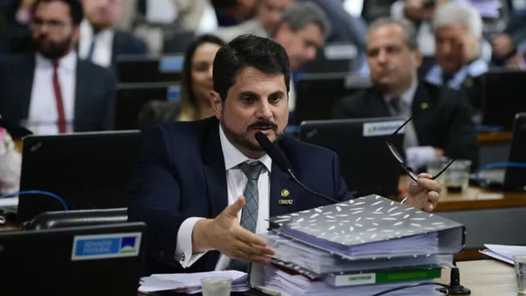 Marcos do Val passa a ser monitorado por tornozeleira eletrônica após ação da PF; saiba detalhes  