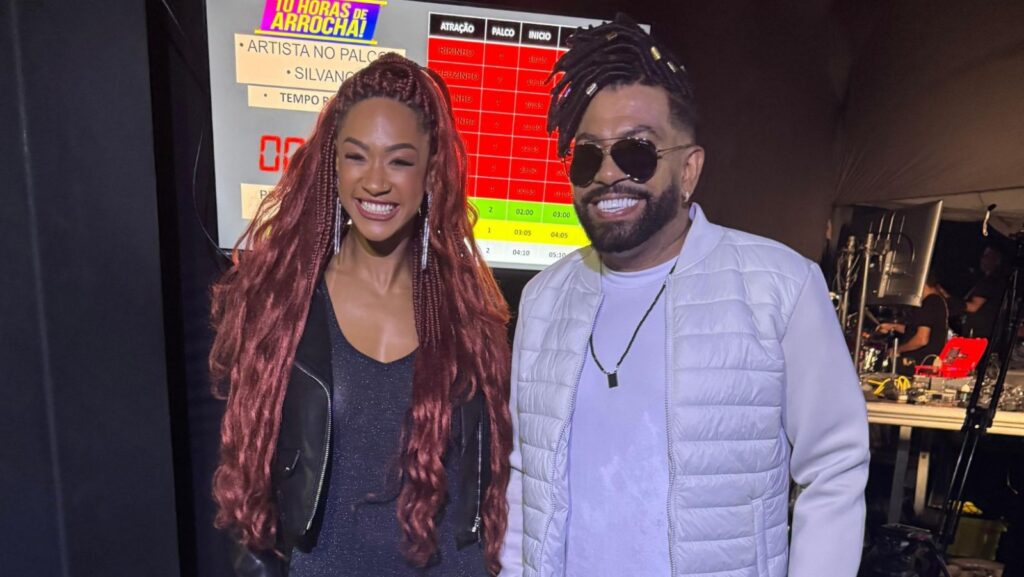 Ex-BBB 25 Aline Patriarca curte show de Silvano Salles no palco