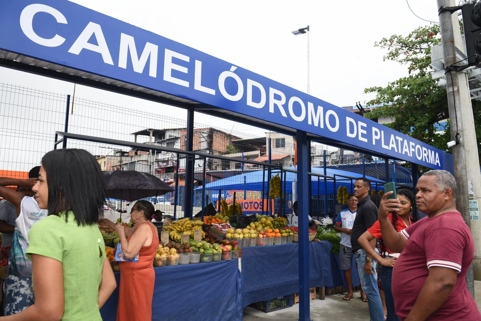 Prefeitura inaugura camelódromo para ambulantes em Plataforma, Subúrbio de Salvador