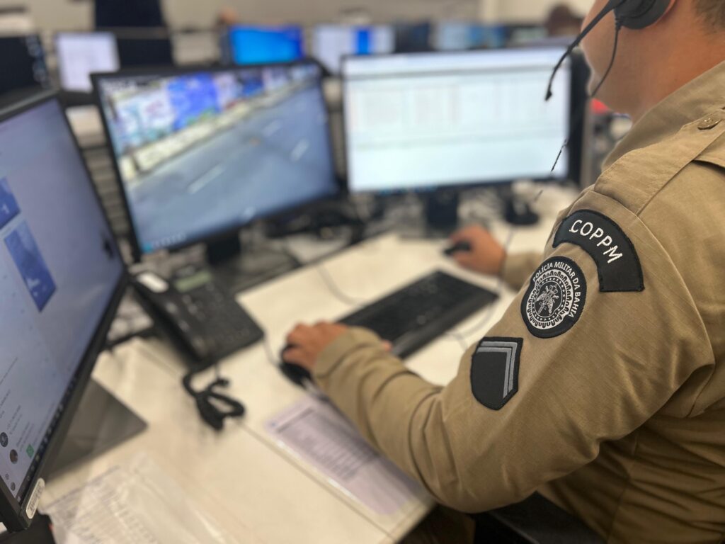 Vítima de agressão pede pizza pelo 190 e é resgatada pela Polícia; veja video 