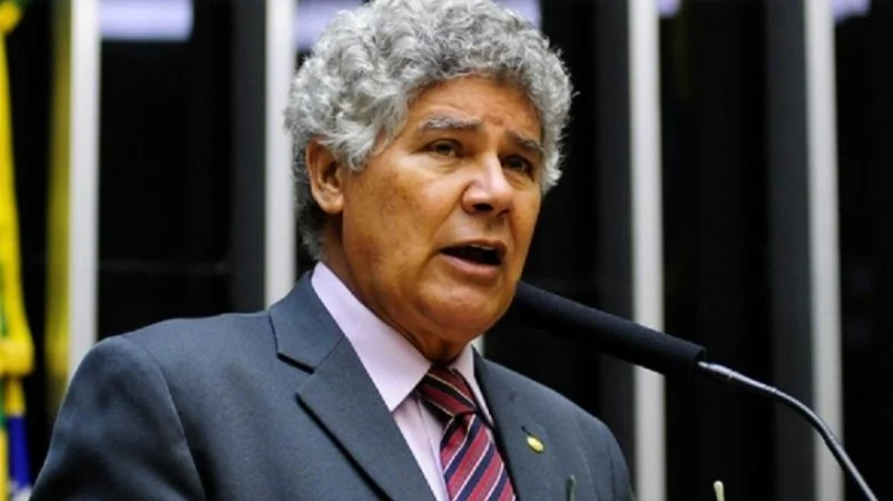 Vídeo: ao Noticiário Baiano, Chico Alencar condena ocupação da Câmara e diz que “seria grave” Motta ter negociado votação da anistia
