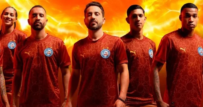 Nova camisa do Esporte Clube Bahia não agrada torcedores