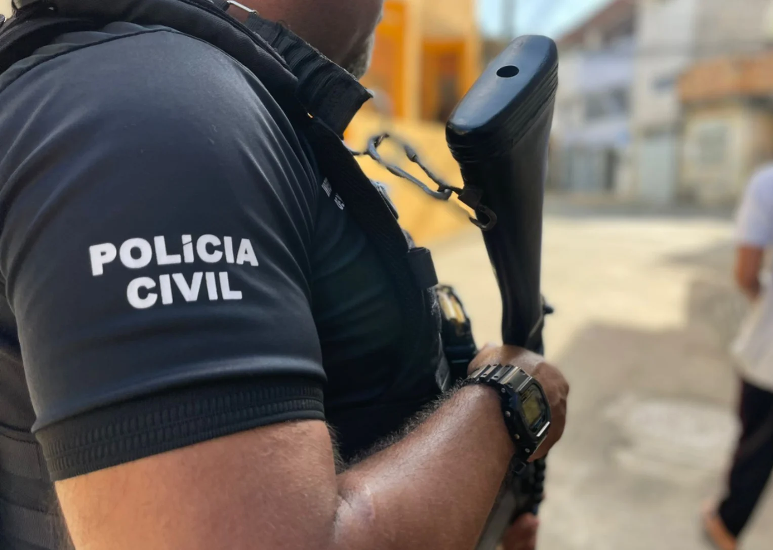 Polícia Civil prende mulher suspeita de aplicar golpes com ofertas de empregos falsas em Salvador