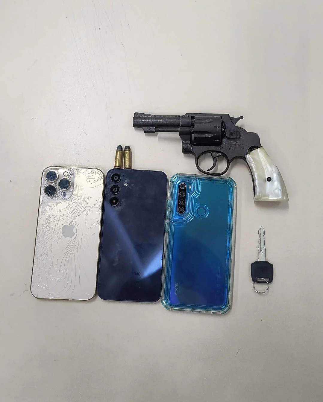 Polícia Militar prende homem com arma de fogo e moto roubada em Salvador