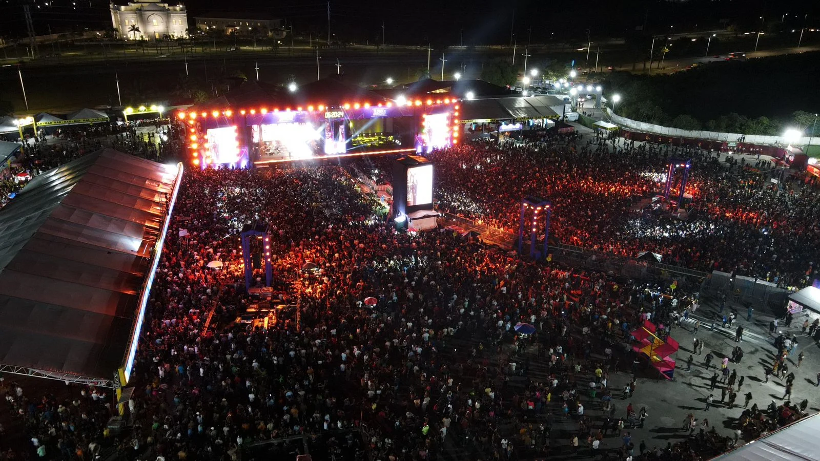Clima de sofrência toma conta do Wet com festival ’10 Horas de Arrocha’