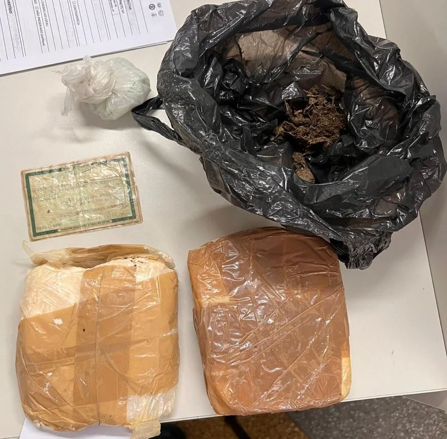 PM prende mulher apontada como líder do tráfico de drogas no Subúrbio de Salvador