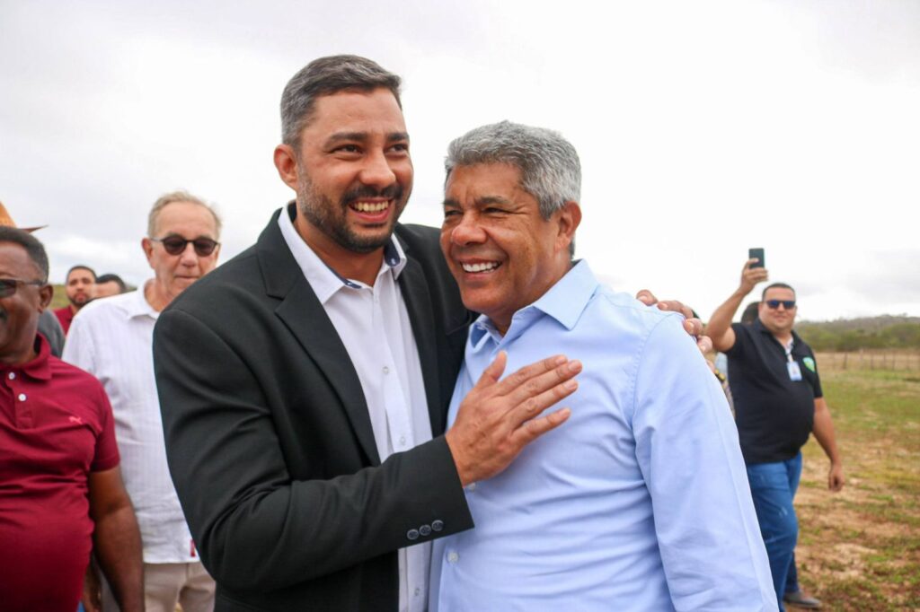 Prefeito que apoiou ACM Neto muda de lado e rasga elogios para Jerônimo Rodrigues; ‘melhor do Brasil’