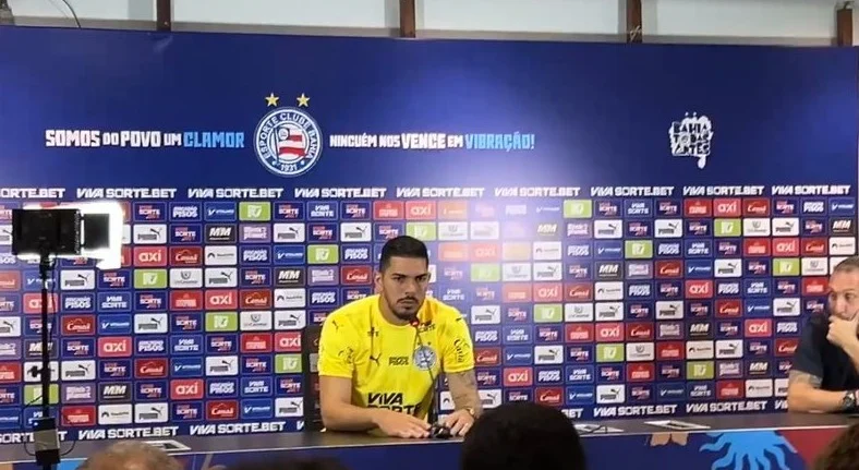 Bahia apresenta novo goleiro que teve formação na base do Santos