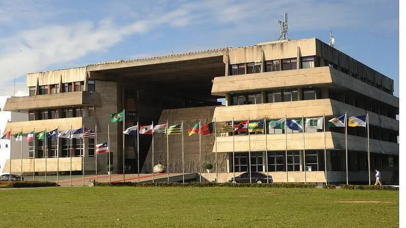 Vídeo: após sessão caótica e confusão no plenário, ALBA aprova empréstimo de R$ 2 bilhões ao governo
