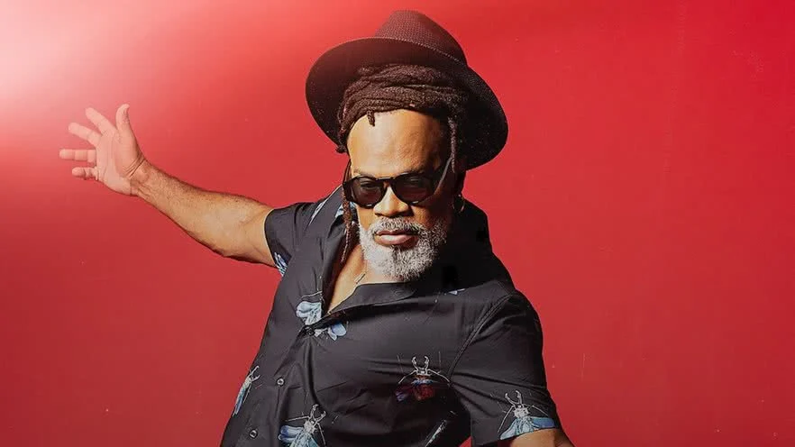 Carlinhos Brown assina contrato com famosa produtora baiana; saiba qual