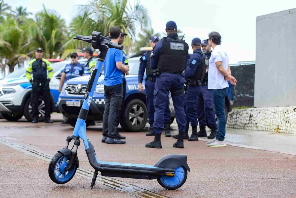 Prefeitura reforça ações de segurança viária no uso de patinetes elétricos em Salvador