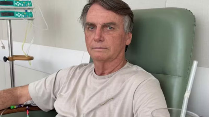 Médicos de Bolsonaro demonstram preocupação com a saúde do ex-presidente em prisão domiciliar