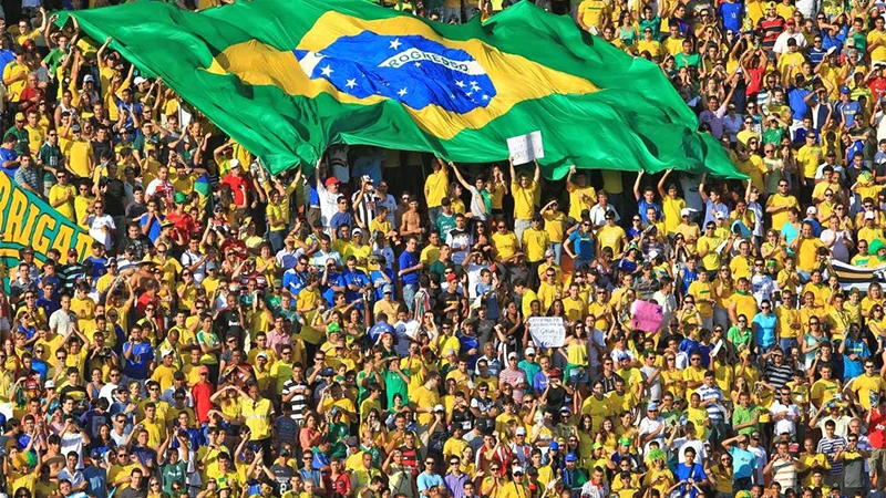 Veja prováveis escalações e onde assistir duelo entre Brasil e Chile nesta quinta
