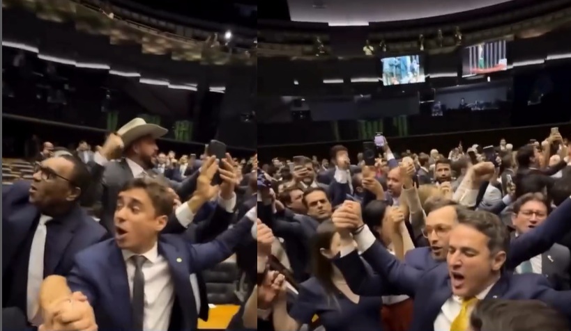 Vídeo: Bolsonaristas oram o Pai Nosso após aprovação da urgência para votação do projeto da anistia