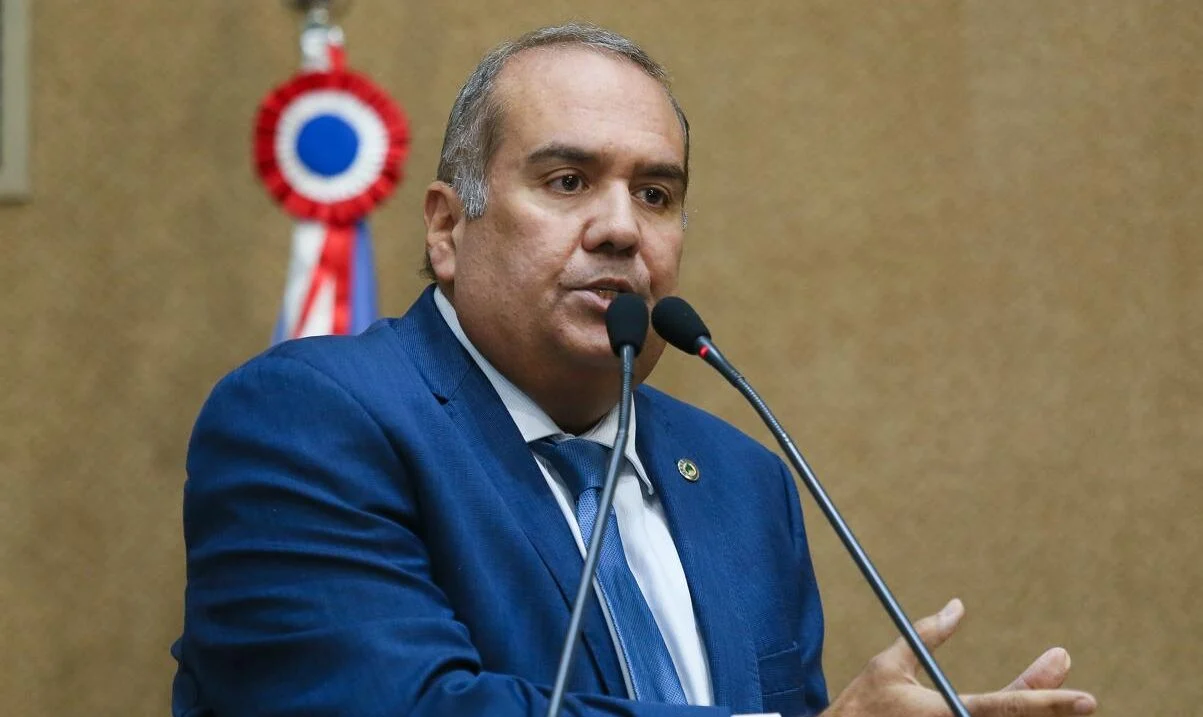 Sandro Régis destaca “sentimento de mudança” após pesquisa apontar liderança de ACM Neto para 2026