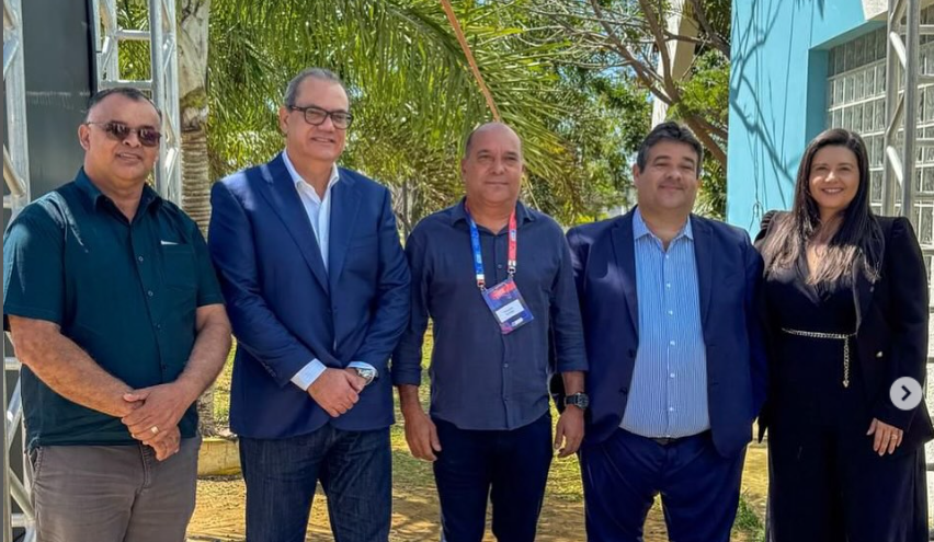 Carlos Muniz reitera importância de “ampliar conexão” da comunicação com o trabalho legislativo