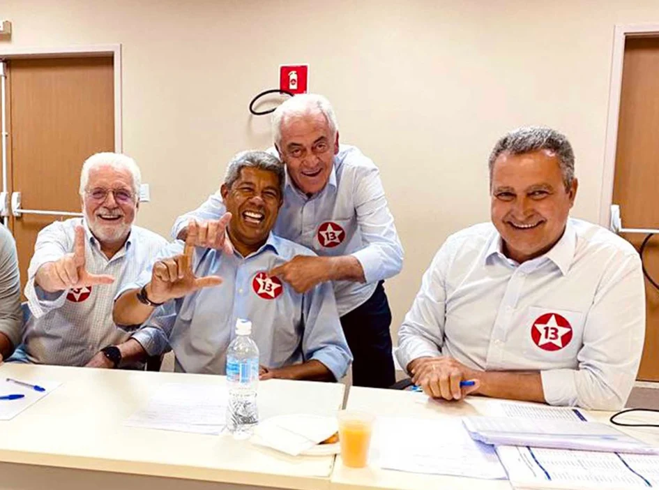 Lula alça Jerônimo a “promessa política nacional” e elogia “esperteza política” dos aliados baianos; assista