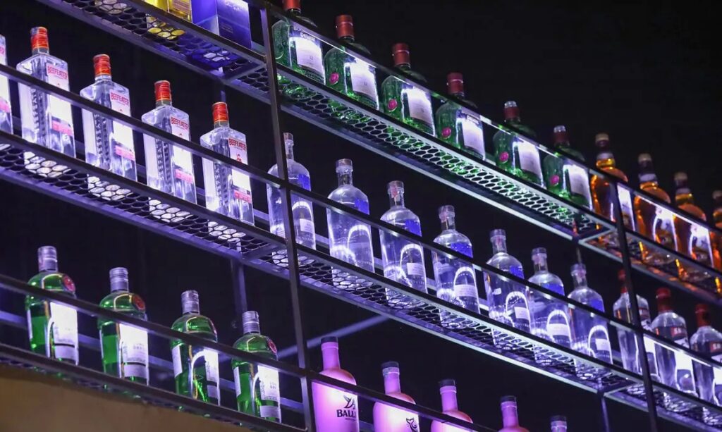 Salvador tem caso suspeito de internação por metanol; morte é investigada em Feira