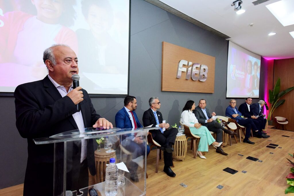 “Movimento Bahia pela Educação” é lançado com meta de alfabetizar 80% das crianças na idade certa até 2030