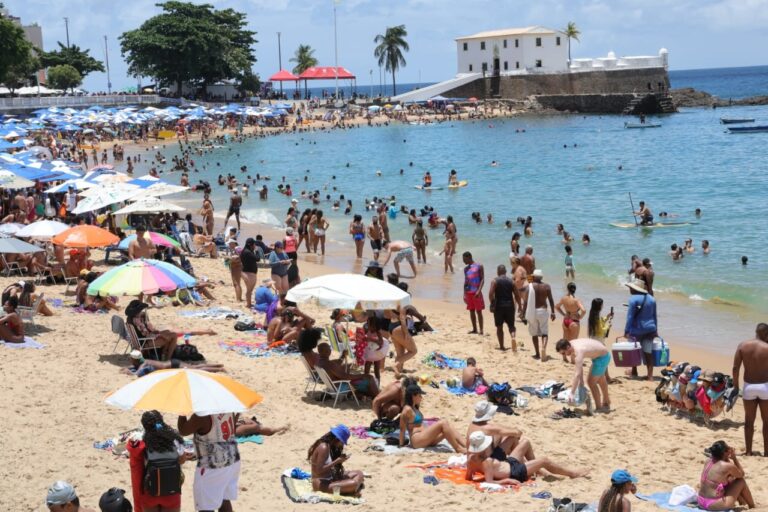 A prefeitura de Salvador decretou que a próxima sexta-feira, 21 de novembro, será ponto facultativo