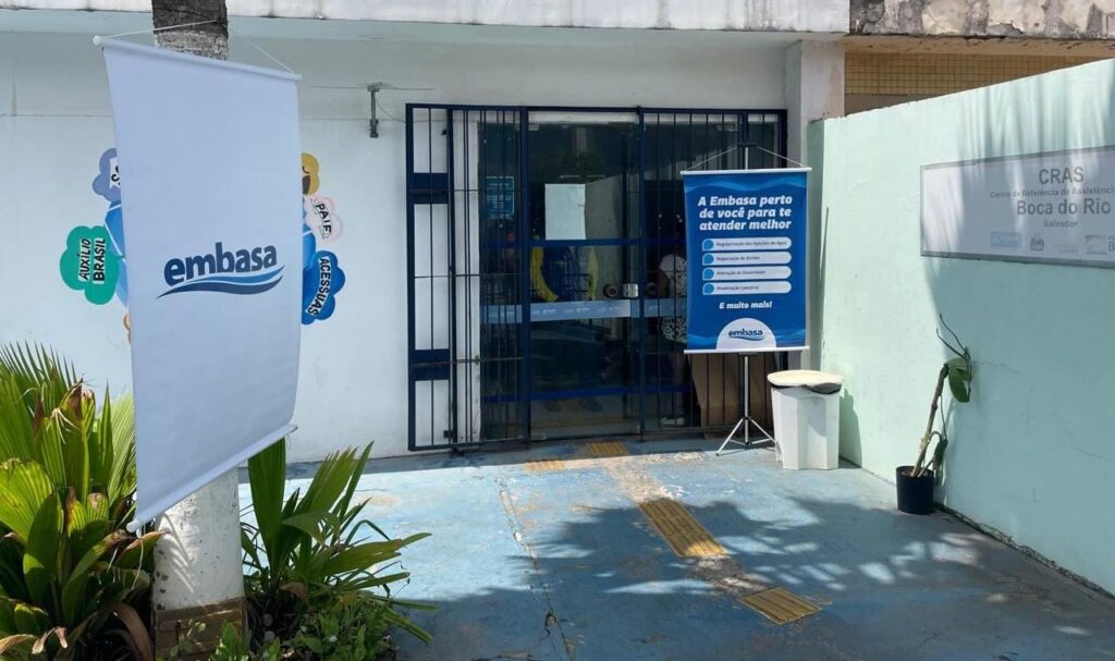 Moradores da Boca do Rio recebem atendimento itinerante da Embasa até sexta-feira (14)