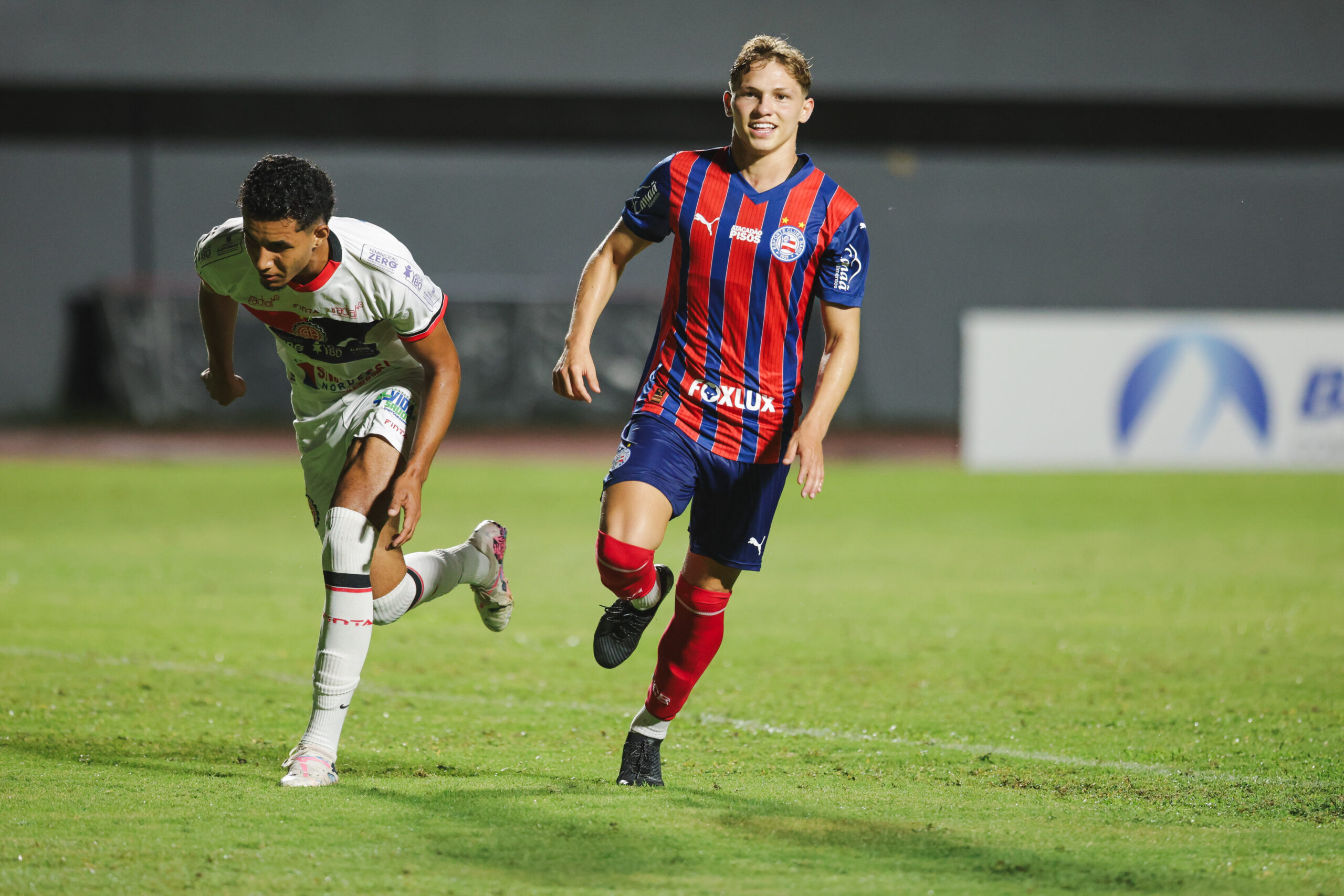 Bahia goleia o Atlético de Alagoinhas por 4 a 2 e garante liderança na primeira fase do Campeonato Baiano