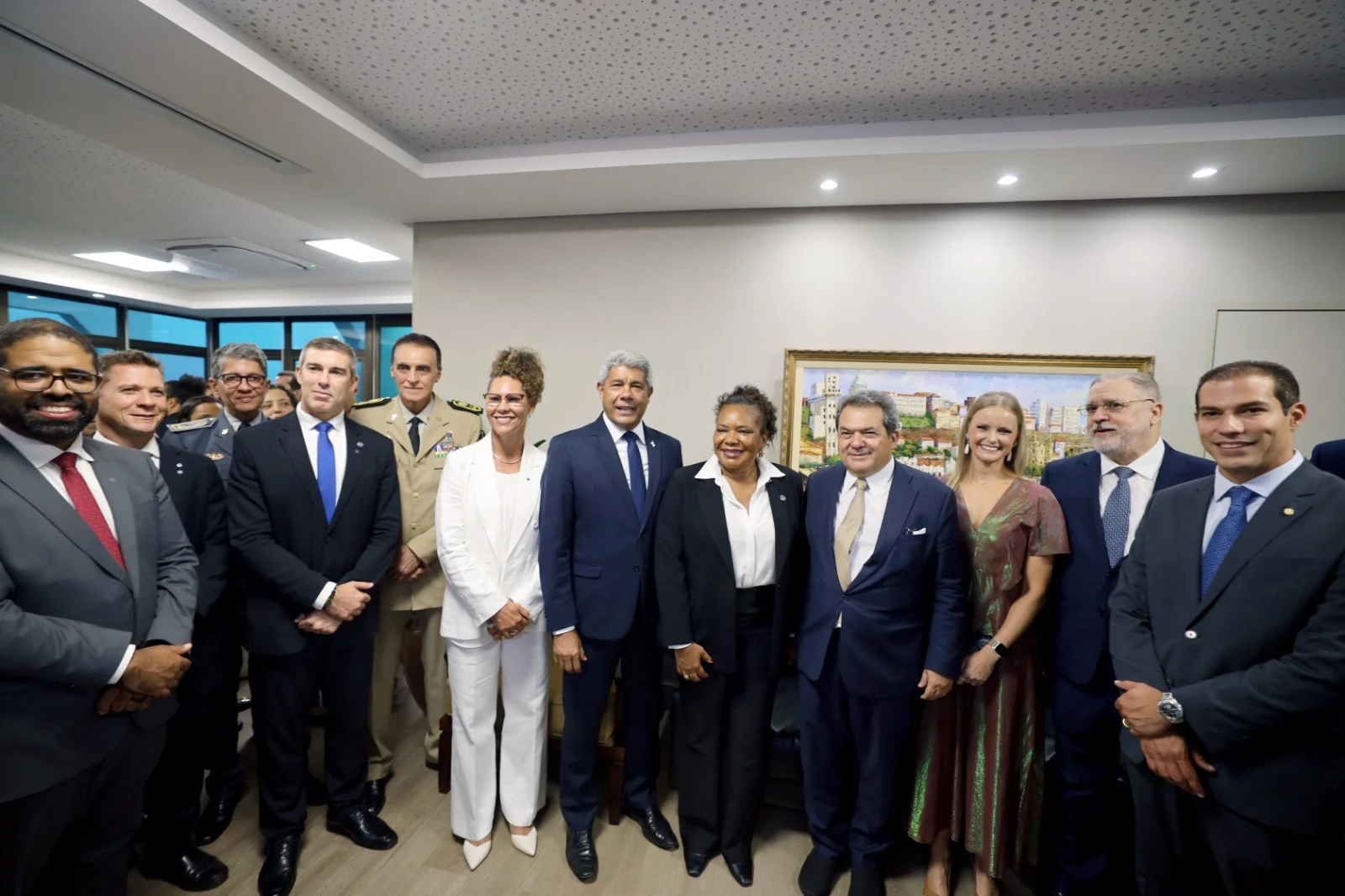 Governador prestigia posse do promotor Pedro Maia, reconduzido ao comando do MPBA