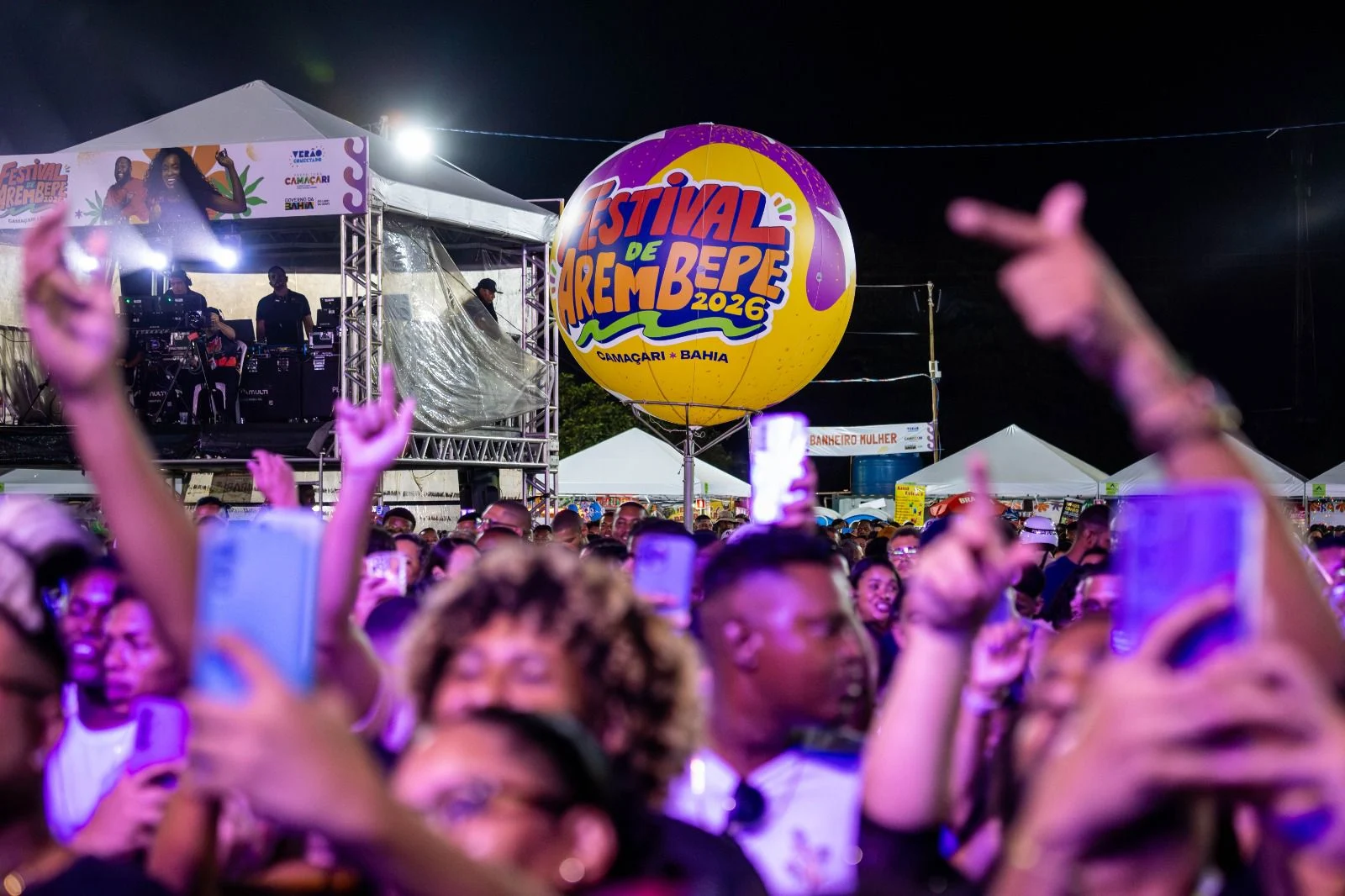 Palco Katita reúne multidão na segunda noite do Festival de Arembepe 2026