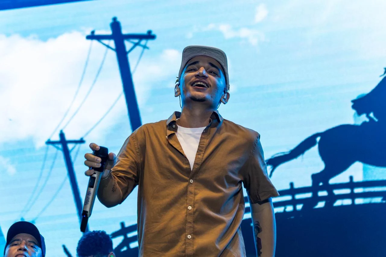 João Gomes emociona público na primeira noite do Festival de Arembepe 2026