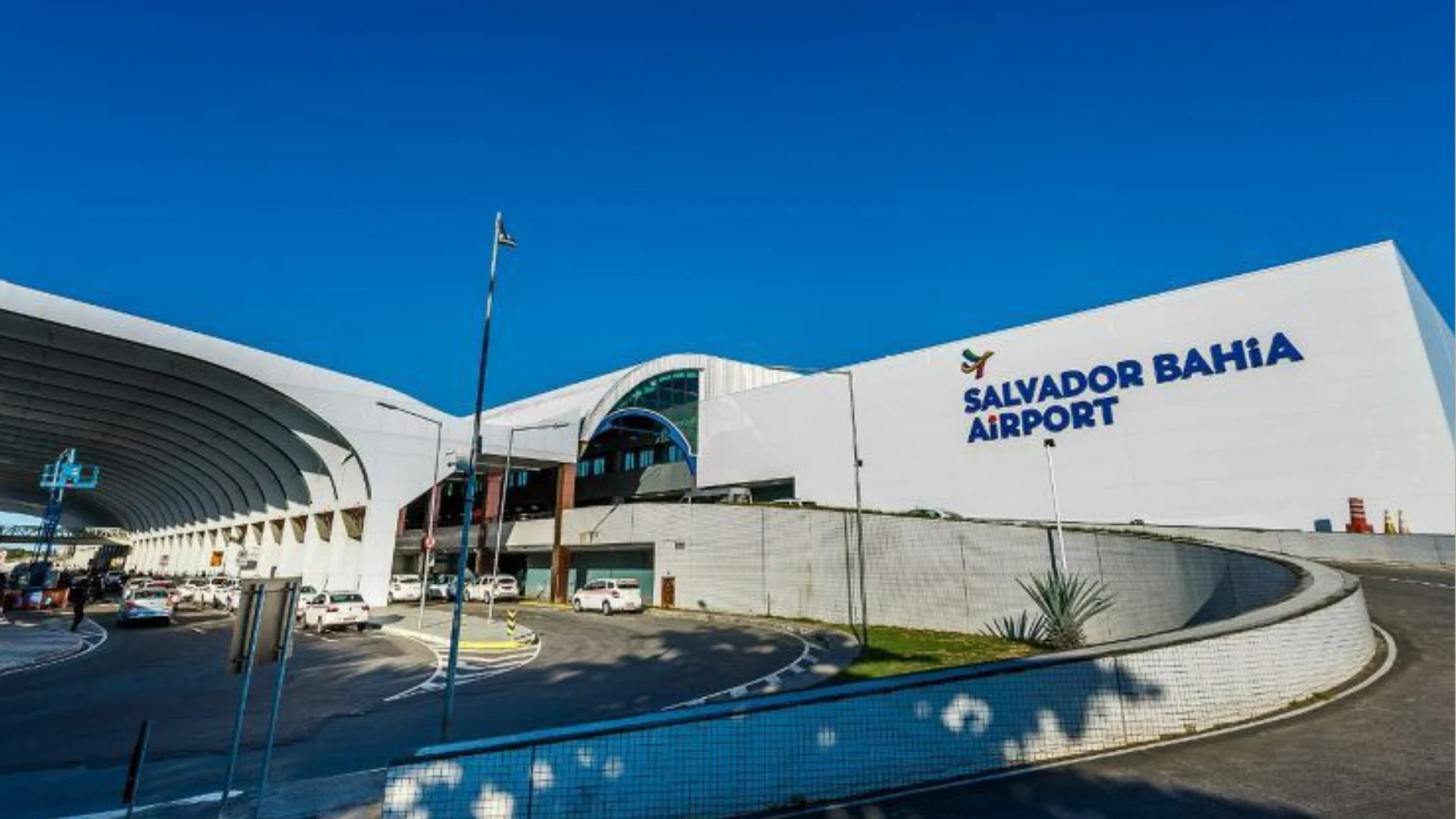 Presidente do Instituto Brasileiro de Direito do Trânsito questiona legitimidade de cobrança a motoristas no Aeroporto de Salvador