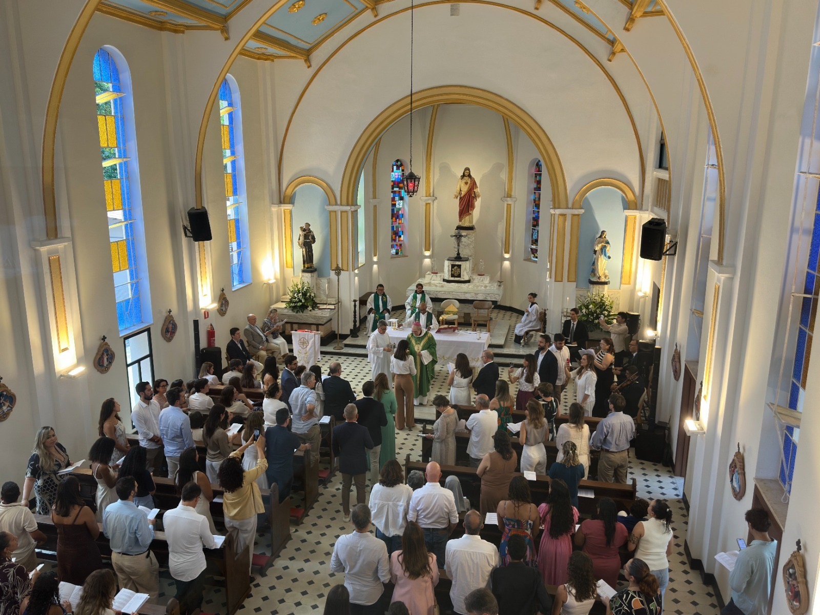 Hospital Casa de Retiro São Francisco reabre capela após 19 anos e reúne fiéis em missa especial