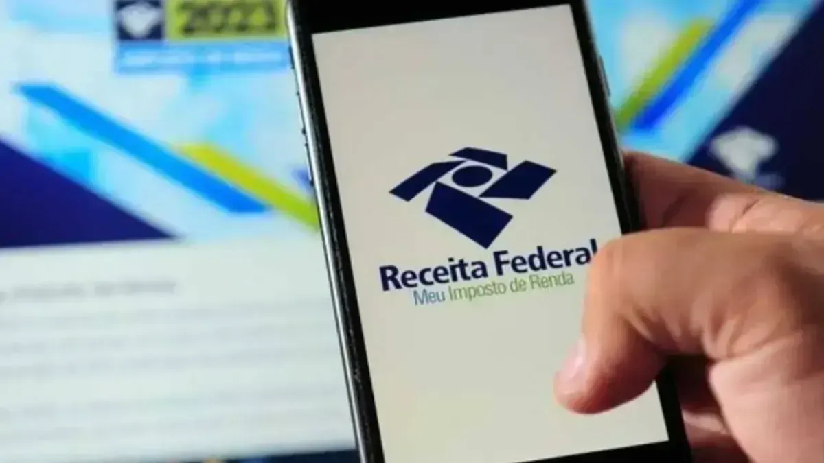 Receita paga R$ 1,2 bilhão em restituições nesta segunda; veja quem recebe