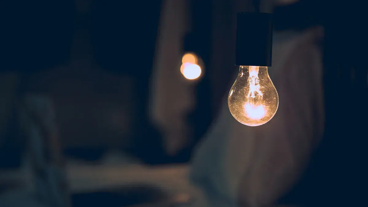 Aneel mantém bandeira amarela com cobrança extra na conta de luz em setembro
