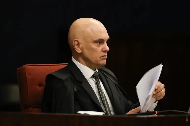 Após cancelar pronunciamento, Moraes anuncia nova data para falar sobre investigação