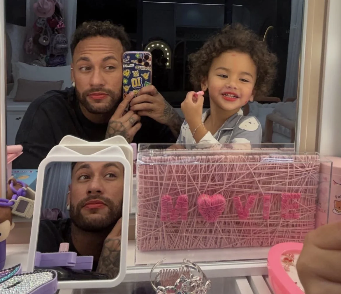 Neymar aparece maquiado em brincadeira com a filha Mavie: “Minha masculinidade diminuiu”