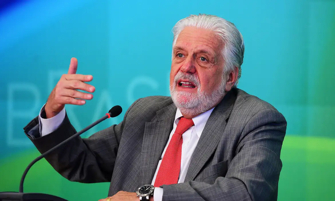 STF determina bloqueio de até R$ 5,9 milhões em investigação envolvendo Jaques Wagner e Banco Master